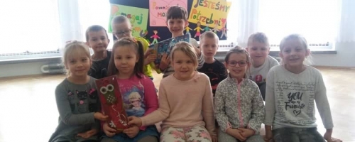 Wyróżnienie za stroje w Międzynarodowym Dniu Życzliwości i Pozdrowień